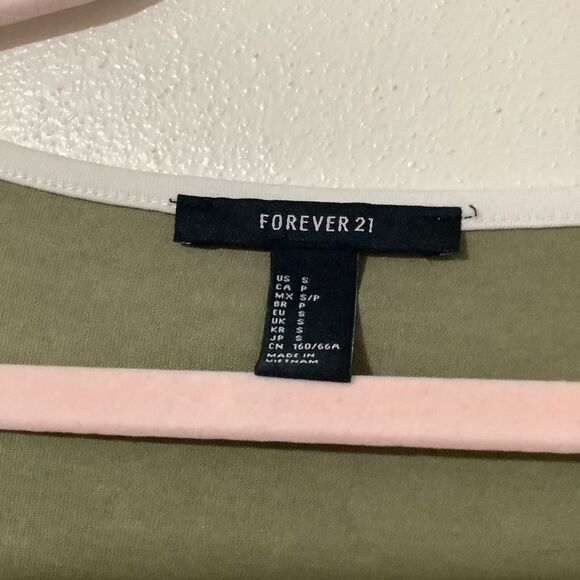 Forever 21 Olive Green Lightweight Slouchy Stretch Romper Small - Picture 6 of 14